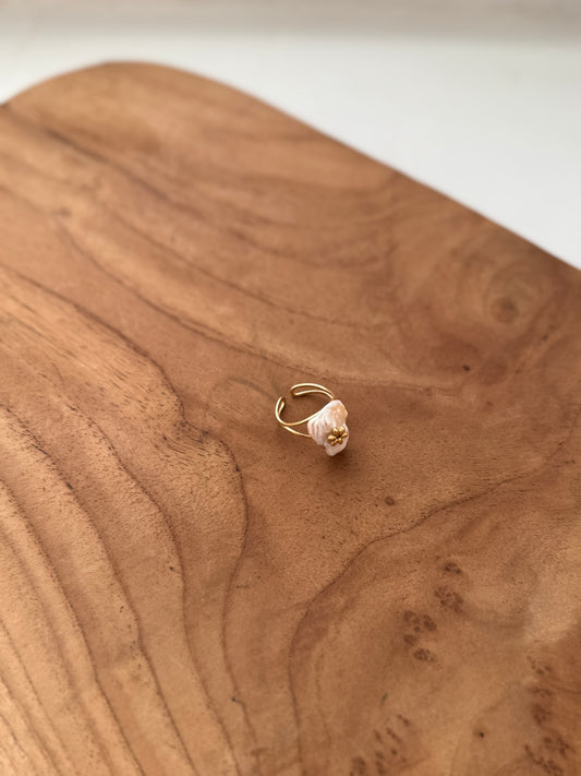 Bague nacré fleur